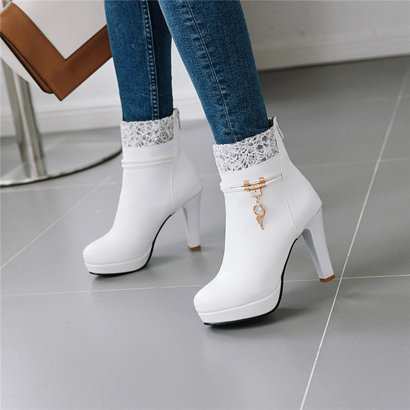 Chic Lace Design Platform Booties