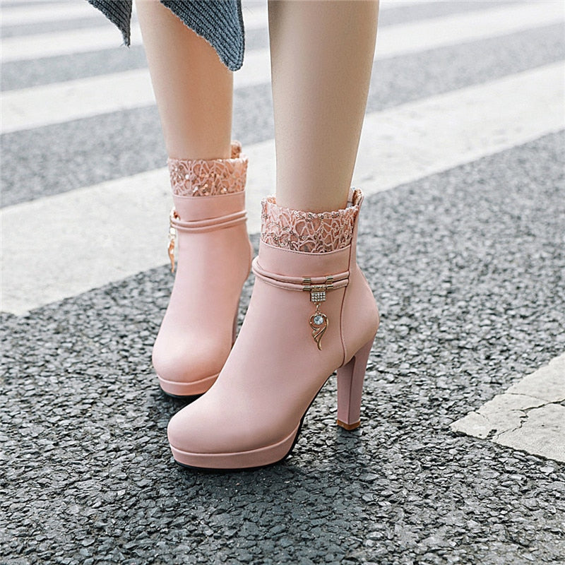 Chic Lace Design Platform Booties